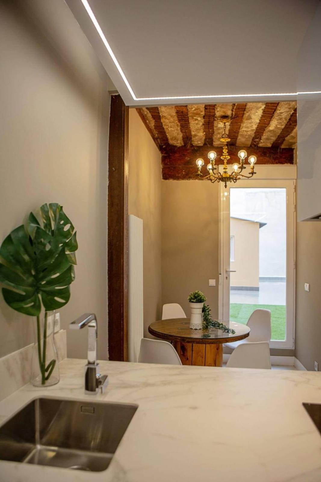 Cozy 2Bed2Bath&Patio W Bedbath In Mdrd'S Center Appartement Madrid Buitenkant foto