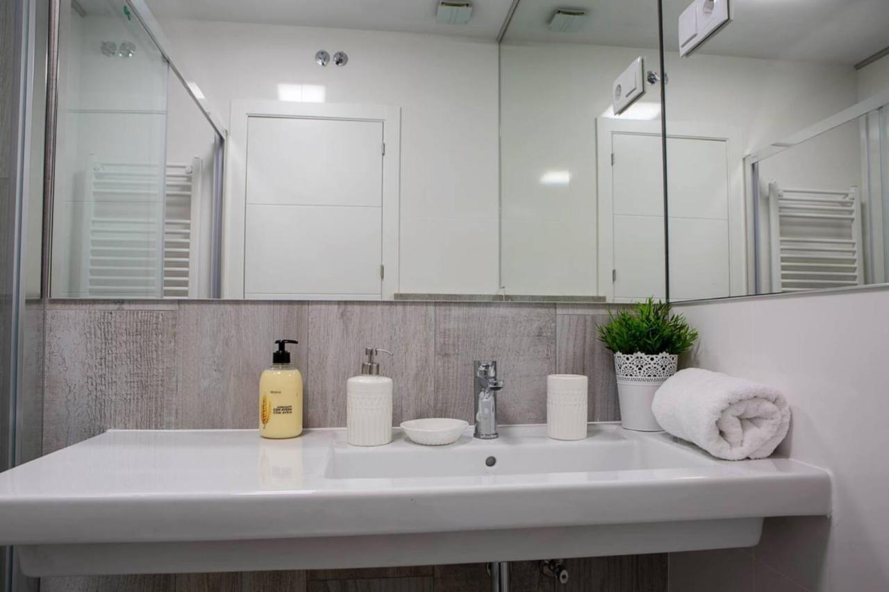 Cozy 2Bed2Bath&Patio W Bedbath In Mdrd'S Center Appartement Madrid Buitenkant foto